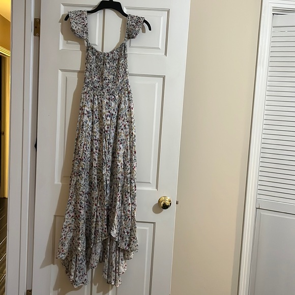 Super cute Olivaceous brand off-shoulder floral dress - Picture 2 of 7